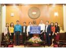 Bộ Văn hóa, Thể thao và Du lịch trao tiền ủng hộ hỗ trợ đồng bào miền Trung 