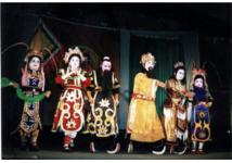 Khảo sát thực tiễn về sự biến đổi trong nghệ thuật biểu diễn chèo hiện đại từ năm 1950 đến nay.