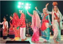 Nghệ thuật trang trí trên trang phục Chăm